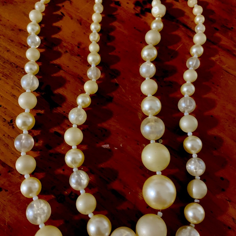 Very interesting vintage pearl like bobbles. Different types of bobbles .